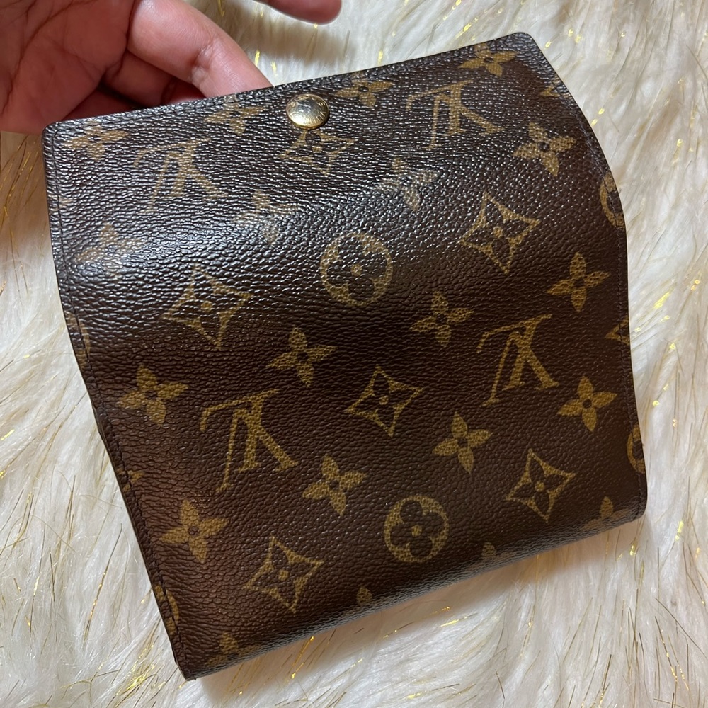 Portefeiulle Alexandra Trifold Wallet monogram - Picture 8 of 15
